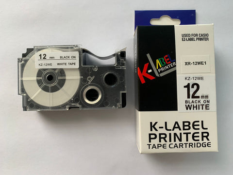 Cinta para Etiquetadora Casio Label LT XR-12WE1 Letras Negras fondo Blanco de 12mm
