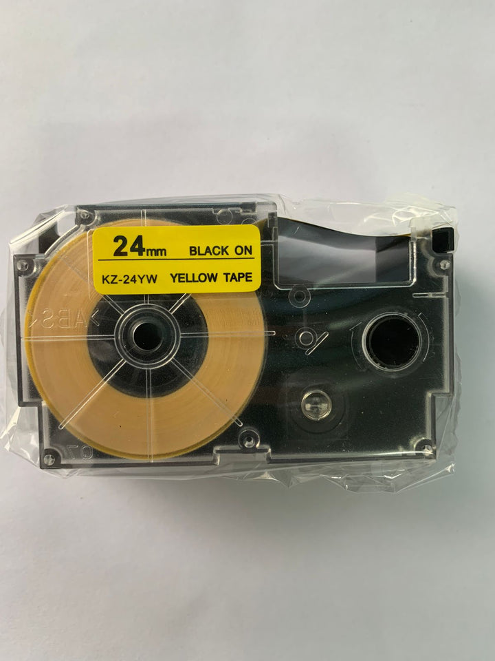 Casio XR-24YW1 - KZ-24YW Fondo Amarillo Letras Negras - 24mm para Rotuladora Casio Label It Series