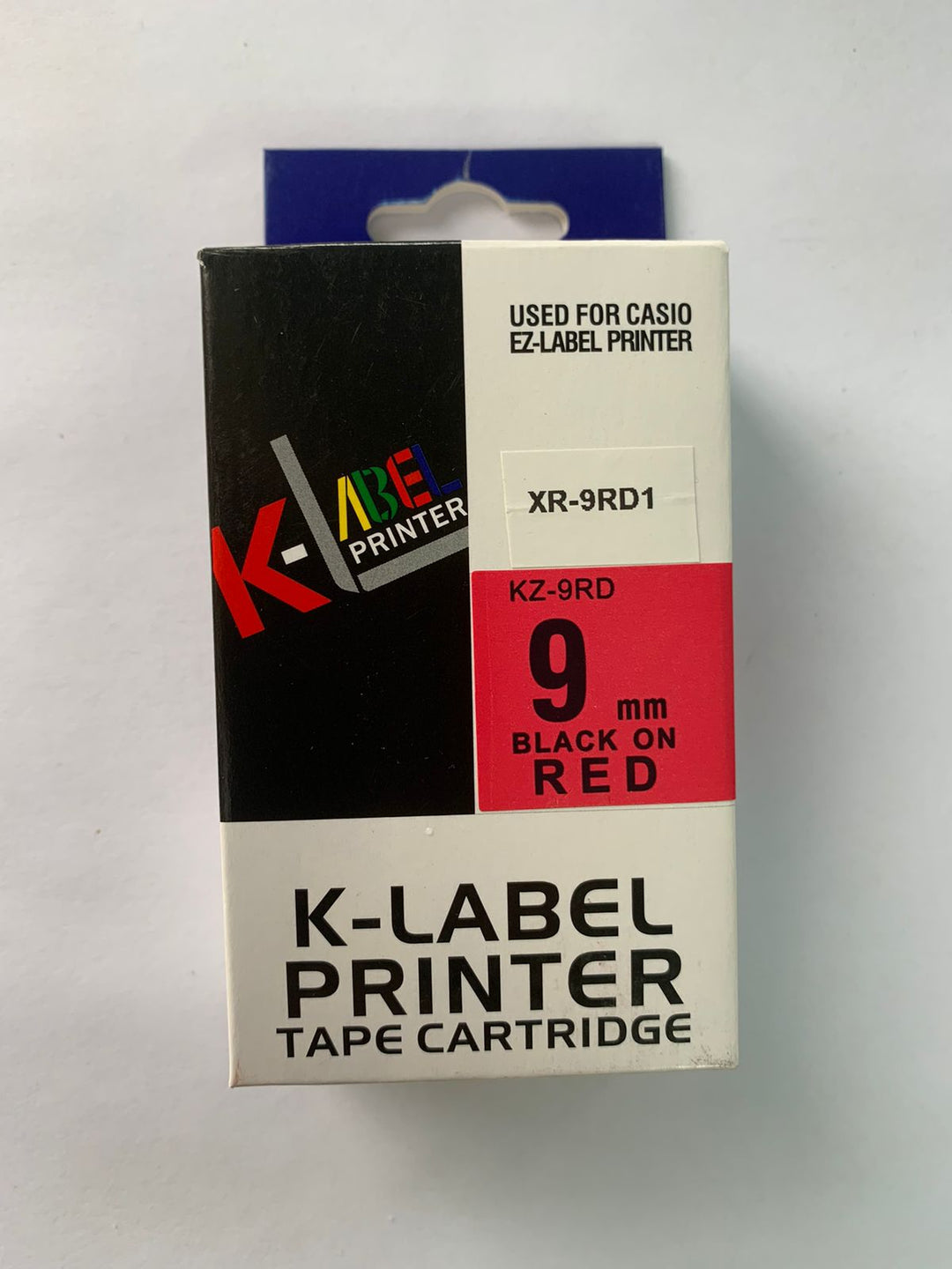 Cinta XR-9RD1 - KZ-9RD Fondo Rojo Letras Negras - 9mm para Rotuladora Casio Label It Series