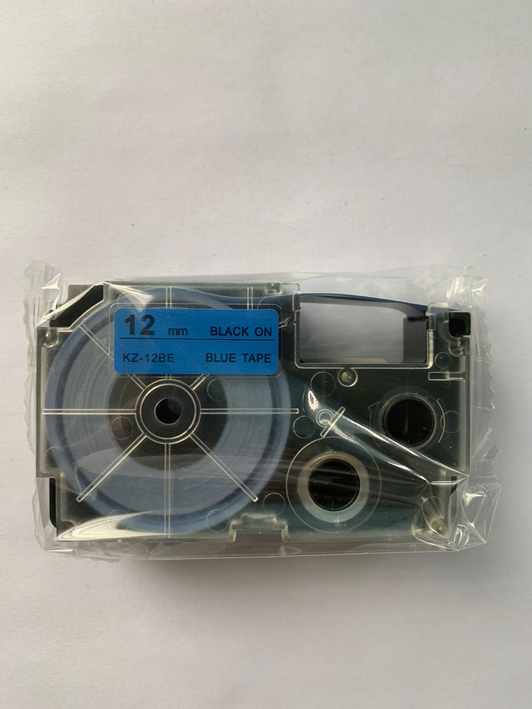 Casio XR-12BE1 - KZ-12BE Fondo Azul Letras Negras - 12mm para Rotuladora Casio Label It Series